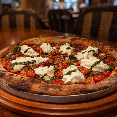 Pizza Burrata - Avelino's Pizzaria Guarujá