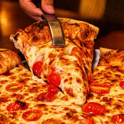 Pizza Mussarela - Avelino's Pizzaria Guarujá